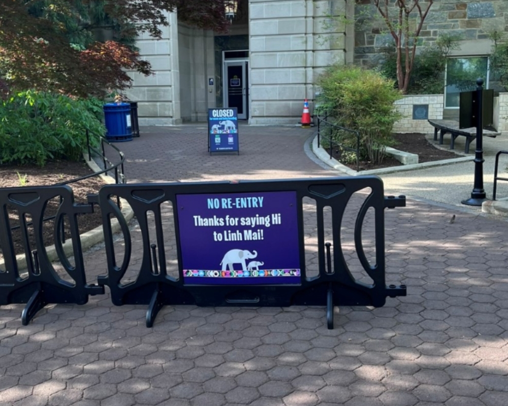 Signage at the National Zoo